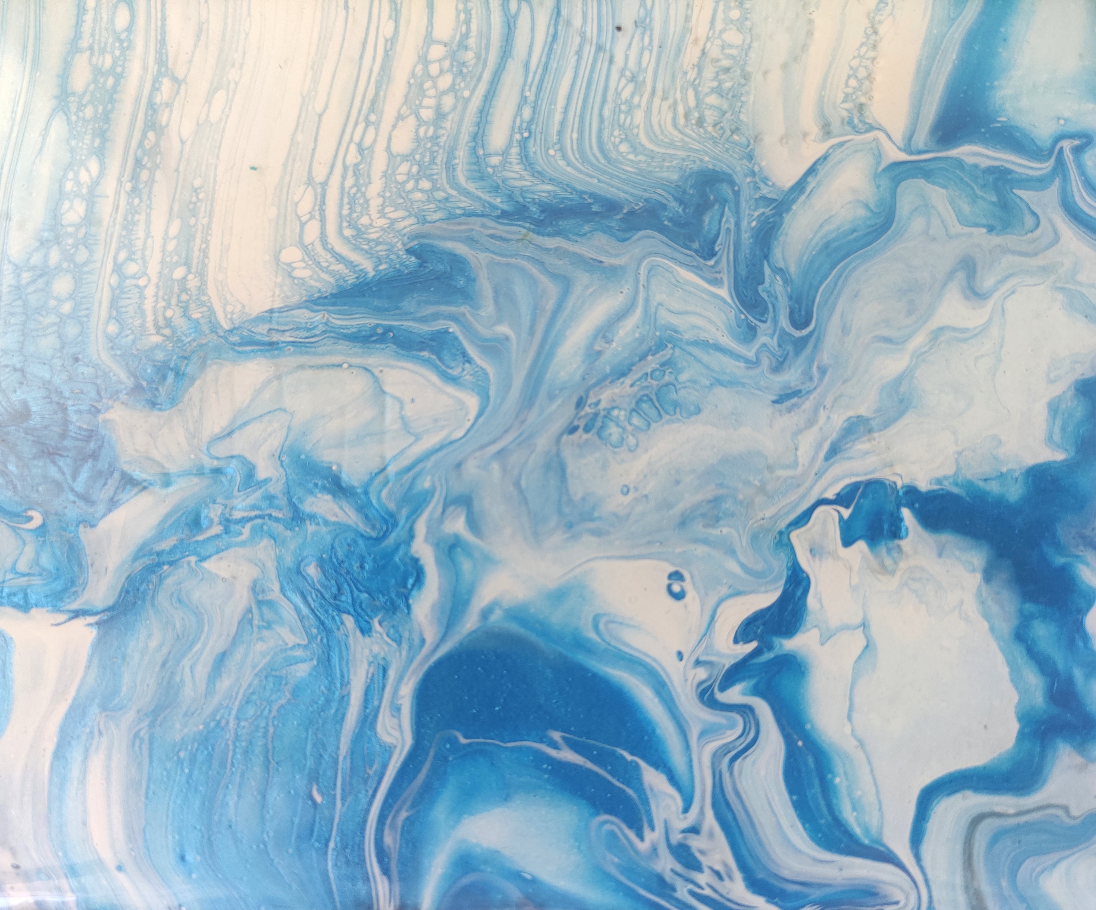 Abstract blue and white pattern